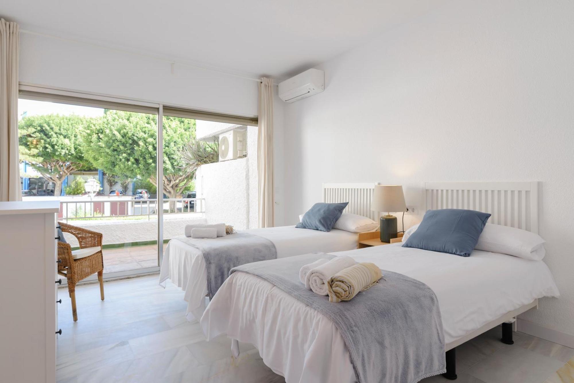Jardines Del Mar Apartments Marbella Exterior photo